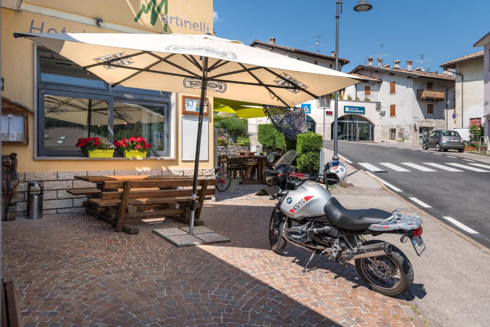 Hotel Martinelli Ronzo-Chienis Exterior photo
