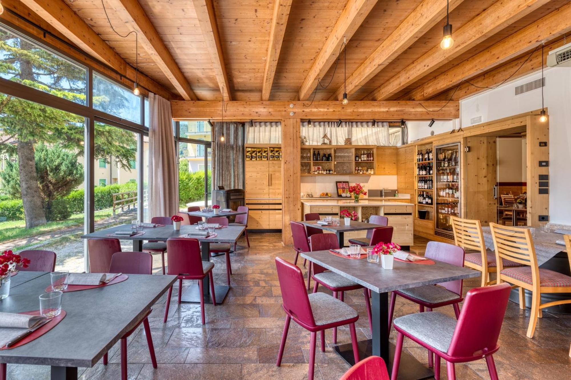 Hotel Martinelli Ronzo-Chienis Exterior photo