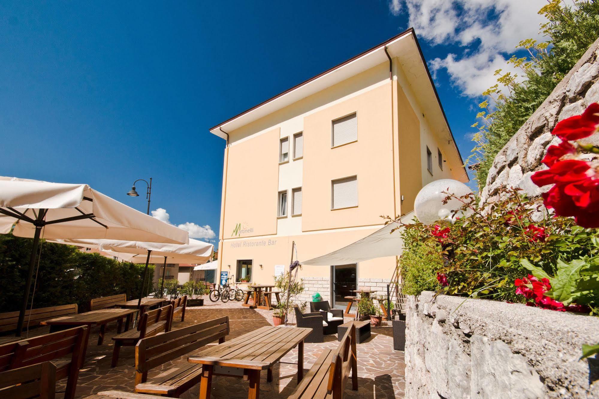 Hotel Martinelli Ronzo-Chienis Exterior photo